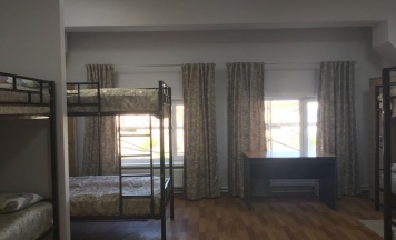 Кровать в 12 местном номере для женщин в Энергия