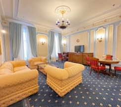 Люкс "Дворянский" с видом на Строгановский дворец и реку Мойку в Taleon Imperial Hotel