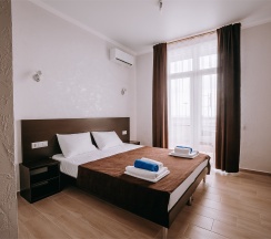 Улучшенный полулюкс двухместный с балконом в Космос