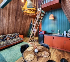 Дом 1618 в Шелест Inn