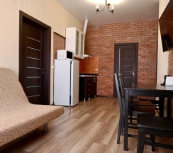 Апартаменты/Семейный трёхкомнатный номер с большими двуспальными кроватями в Морской