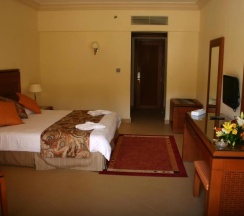 Двухместный номер Golden Swim-Up двуспальная кровать в Sea Beach Aqua Park Resort