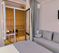 Четырёхместный номер Superior с балконом и рядом с пляжем в Casa mare