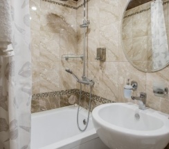 Семейный номер с выходом на бассейн (контейнер) в Skayfom