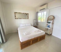 Двухместный номер Standard с балконом двуспальная кровать в Issara Beach Resort