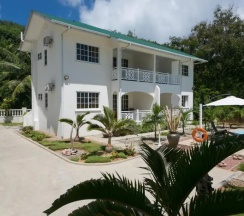 Апартаменты с видом на море в Villa Koket