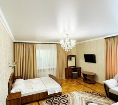 Двухместный полулюкс с кроватью "Kinq-size" с диваном №5 в Усадьба уюта