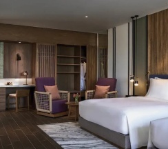 Номер семейный Deluxe с балконом в Mövenpick Resort Waverly Phu Quoc