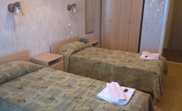 Двухместный номер эконом-класса с общей ванной комнатой в Меридиан