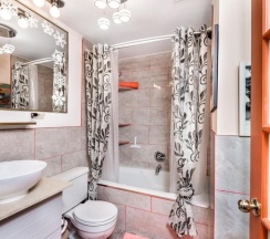 Двухместный номер Standard двуспальная кровать в Diana's Luxury Bed and Breakfast