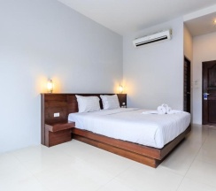 Двухместный номер Standard с балконом двуспальная кровать в 7Q Bangla Hotel