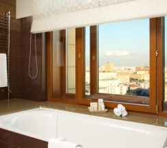 Номер люкс в Radisson Collection Hotel Moscow