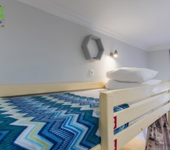 Просторная комната для большой компании с отдельным входом. в Star home