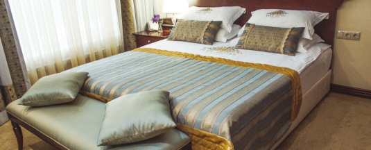 Двухместные апартаменты с балконом двуспальная кровать в Park Hotel Bishkek