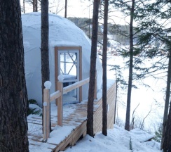 Шале с красивым видом из окна в Брусника