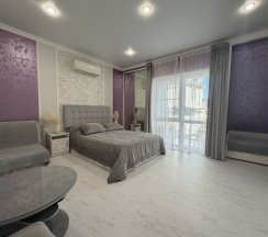 Комфорт №10 с балконом в Анита