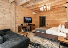 Номер Делюкс с двуспальной кроватью с видом на гору в Grand Chalet Altay