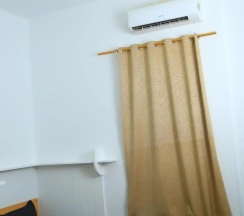 Трёхместный номер в Castle Hotel