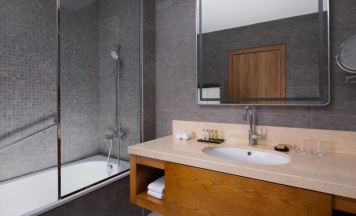 Двухместный room Guest 2 отдельные кровати в Отель DoubleTree by Hilton Almaty