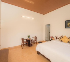 Двухместный номер Standard с балконом двуспальная кровать в Strawberry Garden Homestay