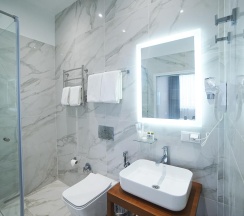 Номер-студио с двумя раздельными кроватями и видом на озеро в F911