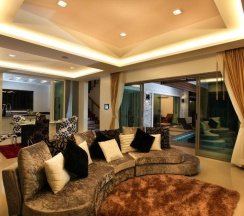 Вилла с 3 комнатами в Chalong Miracle Lakeview Resort & Spa