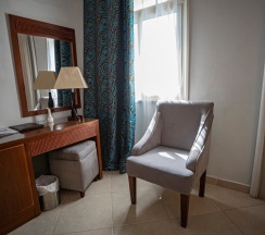 Семейный номер Standard с видом на город в Elysees Hotel
