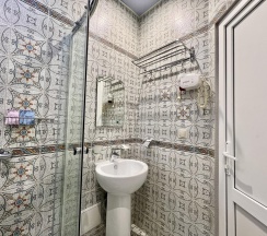 Номер комфорт с 1 двуспальной кроватью в Олимпия