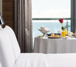 Номер Deluxe, с видом на море - с двуспальной кроватью в Pullman Sochi Centre