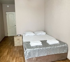 Бюджетный двухместный номер с двуспальной кроватью в Киви