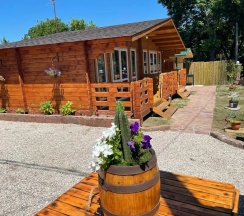 Четырёхместный семейный домик с собственным двором в Пуэбло Мохито