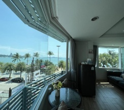 Семейный люкс с видом на море в The Beach Front Resort Pattaya  - SHA Plus