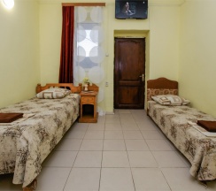 Стандартный 3х местный номер 2 этаж в Green oasis Vavilon