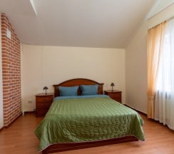 Четырёхместный коттедж Superior с балконом и с красивым видом из окна в Нептун-2