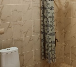 Трехместный номер с двуспальной и односпальной кроватью в Зеленый квартал