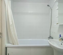Квартира в Апартаменты на улица Лётчика Ларюшина, 20