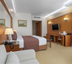 Двухместный номер Семейный двуспальная кровать в Buta