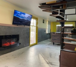 Коттедж "Лесная Хижина" 6-ти местный в Свирская