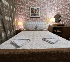 Номер люкс в Home Hotel