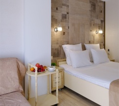 Комфорт Панорамный с балконом и видом на город,  2-х местный с дополнительным местом в Амбассадор