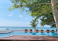 Семейный номер Standard с видом на бассейн в Koh Jum Horizon Beach Resort