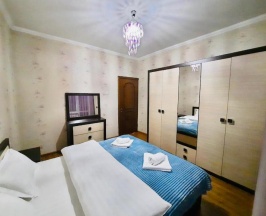 Апартаменты c 1 комнатой в Yesenov Hostel