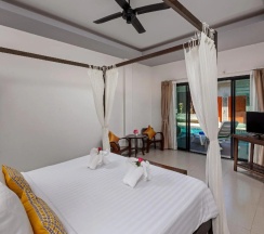 Двухместный номер Deluxe (двуспальная кровать) в Phuketa Hotel Phuket Town