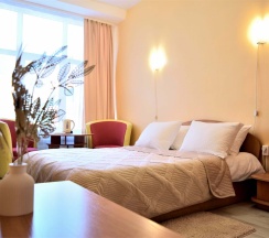 №7. Семейный номер с двуспальной кроватью и видом на горы в Прибой