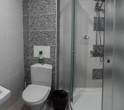 Трехместный номер с двух- и одноместной кроватями и диван-кроватью в Люксембург