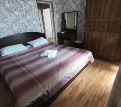 Двухместный номер Superior с балконом двуспальная кровать в Караганда