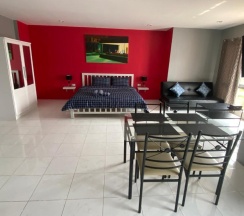 Двухместный номер Deluxe двуспальная кровать в Karon Studio Apartment