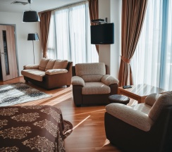 Двухместная студия с красивым видом из окна двуспальная кровать в Diana Palace