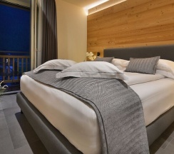 Четырёхместный семейный номер Standard с балконом в Hotel Sporting - Family Hospitality