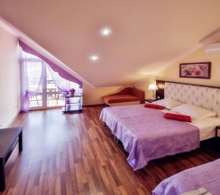 2х комнатный номер  с балконом на 4 этаже в Прага